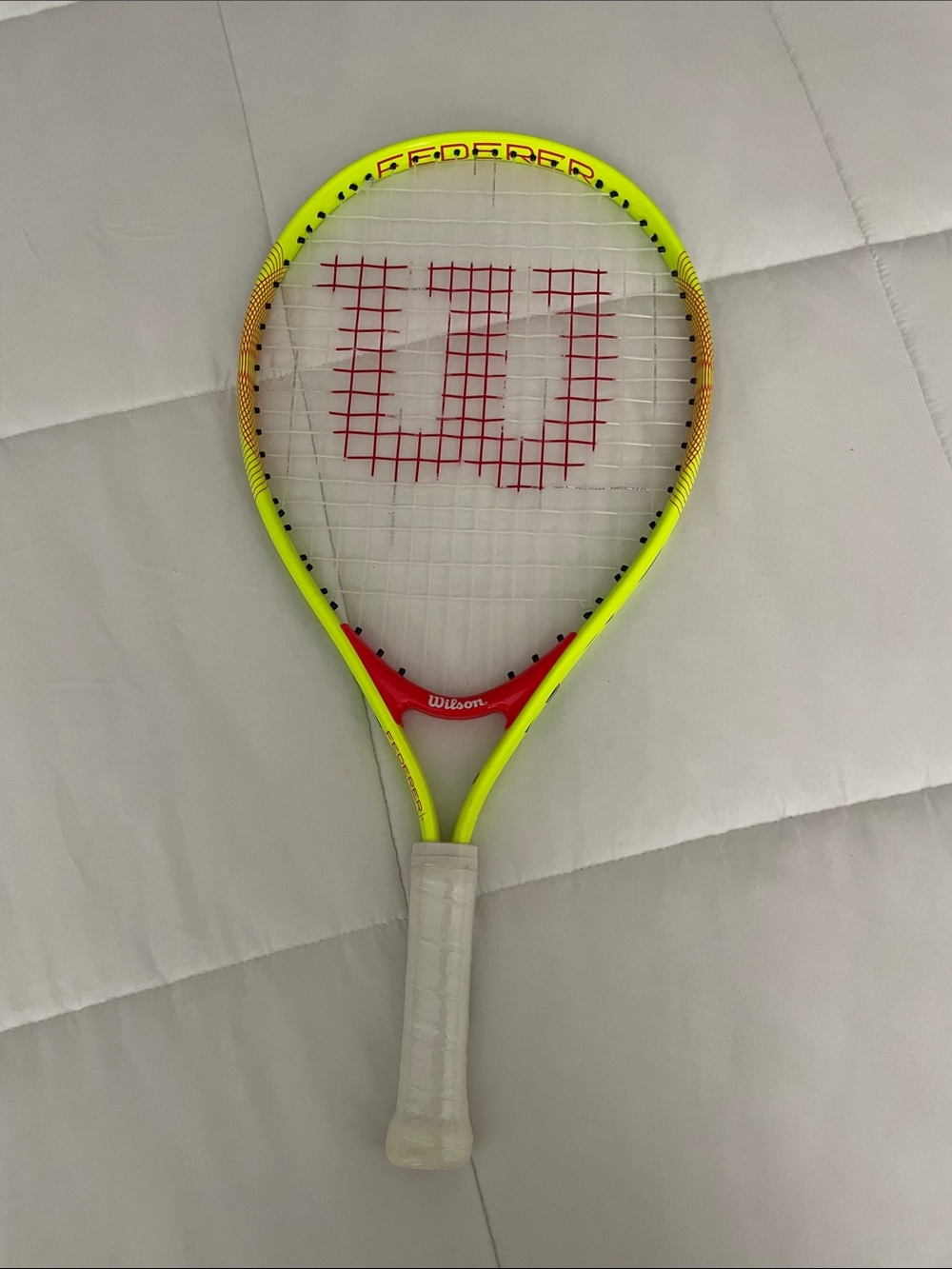 Wilson • US Open Federer Yellow and Red Kids’s Tennis Racket with White Grip
